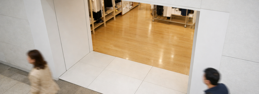 店前を歩く来店候補客の様子